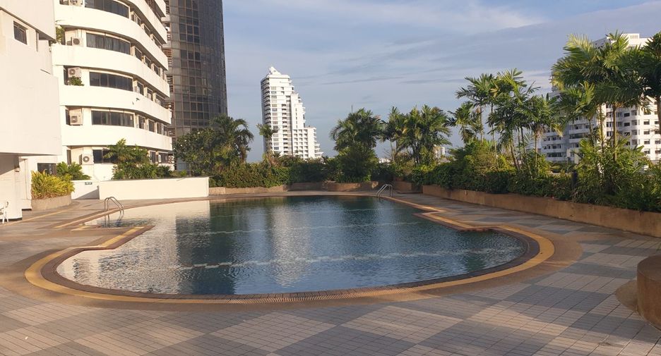 For sale 2 bedrooms condo in Watthana, Bangkok