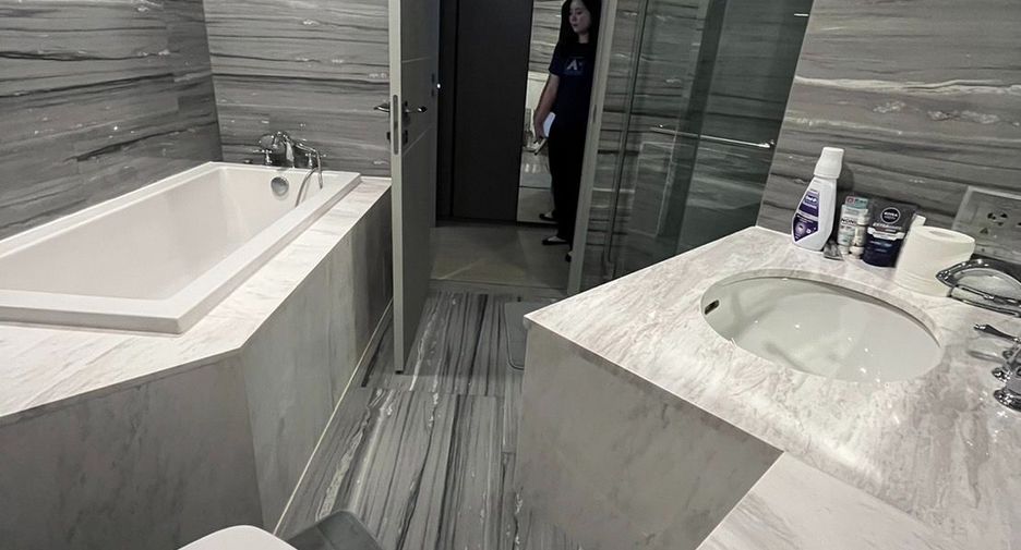 For rent and for sale 3 bedrooms condo in Watthana, Bangkok