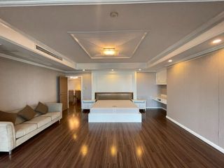 For rent 4 bedrooms condo in Watthana, Bangkok