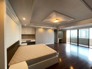 For rent 4 bedrooms condo in Watthana, Bangkok