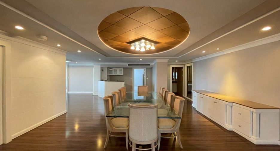 For rent 4 bedrooms condo in Watthana, Bangkok