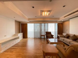 For rent 4 bedrooms condo in Watthana, Bangkok