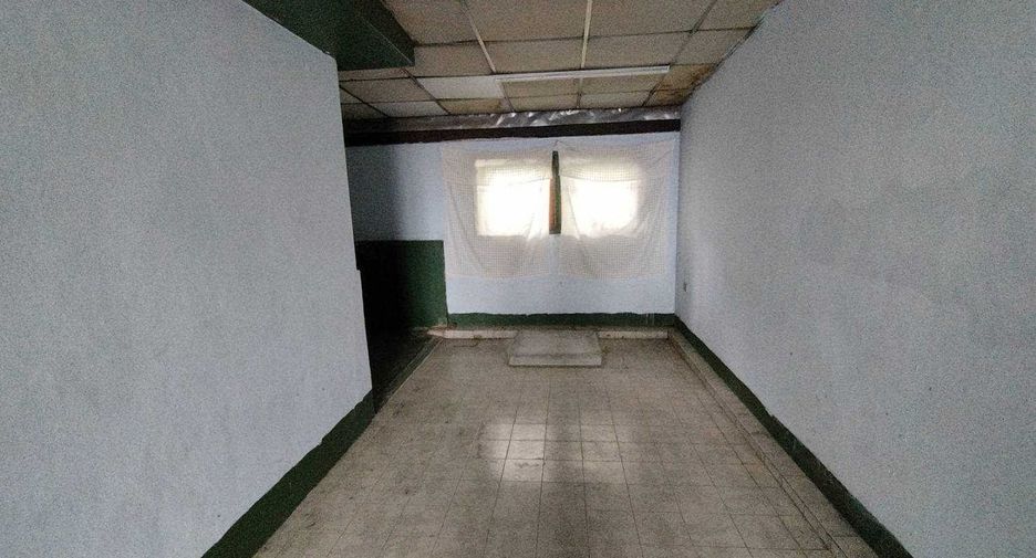 For sale retail Space in Thon Buri, Bangkok