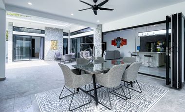 For sale 2 bedrooms villa in Mueang Phuket, Phuket