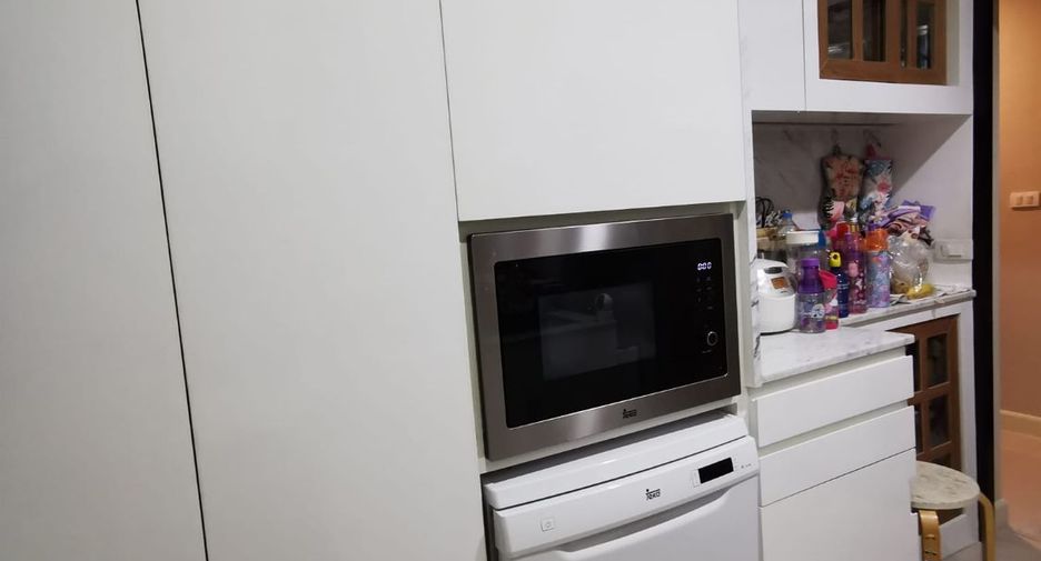For rent and for sale 5 bedrooms house in Bang Khen, Bangkok