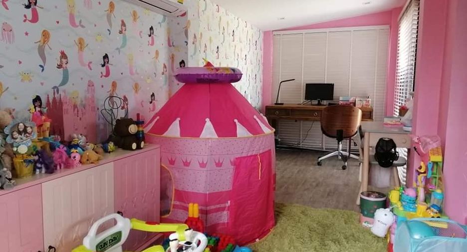 For rent and for sale 5 bedrooms house in Bang Khen, Bangkok