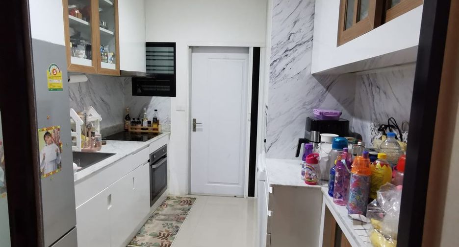 For rent and for sale 5 bedrooms house in Bang Khen, Bangkok