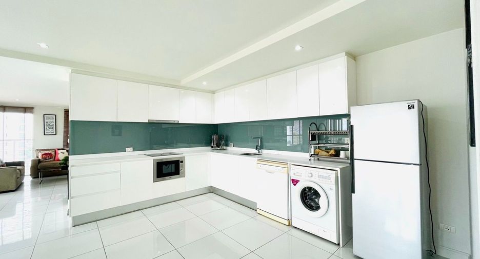 For sale 3 bedrooms condo in Bang Lamung, Chonburi