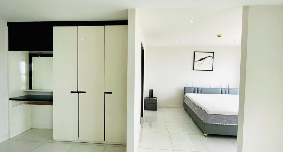 For sale 3 bedrooms condo in Bang Lamung, Chonburi