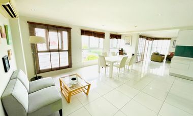 For sale 3 bed condo in Pratumnak, Pattaya