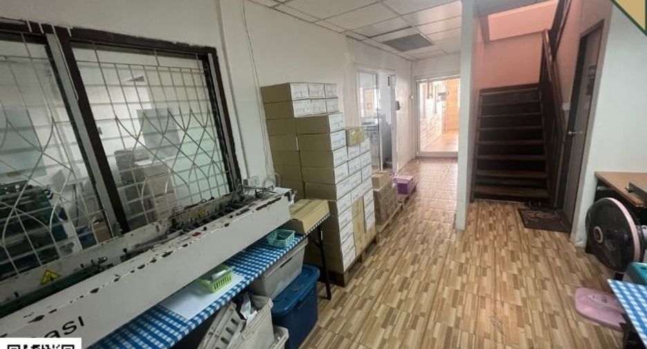 For sale 3 bedrooms office in Watthana, Bangkok