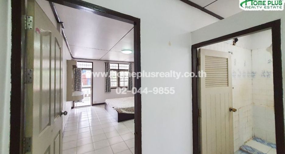 For sale 2 bedrooms townhouse in Huai Khwang, Bangkok