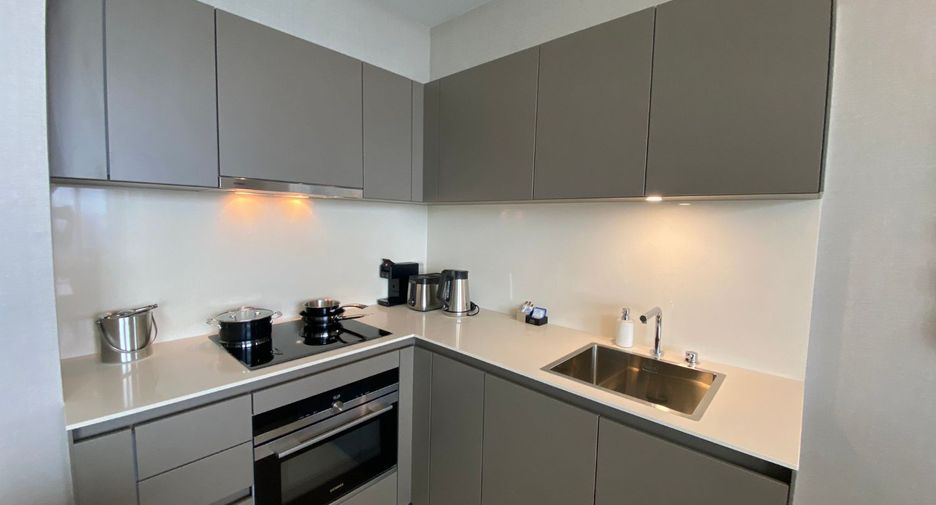 For rent 2 bedrooms serviced apartment in Pathum Wan, Bangkok