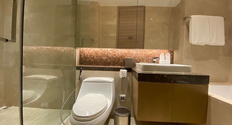 For rent 2 bedrooms serviced apartment in Pathum Wan, Bangkok