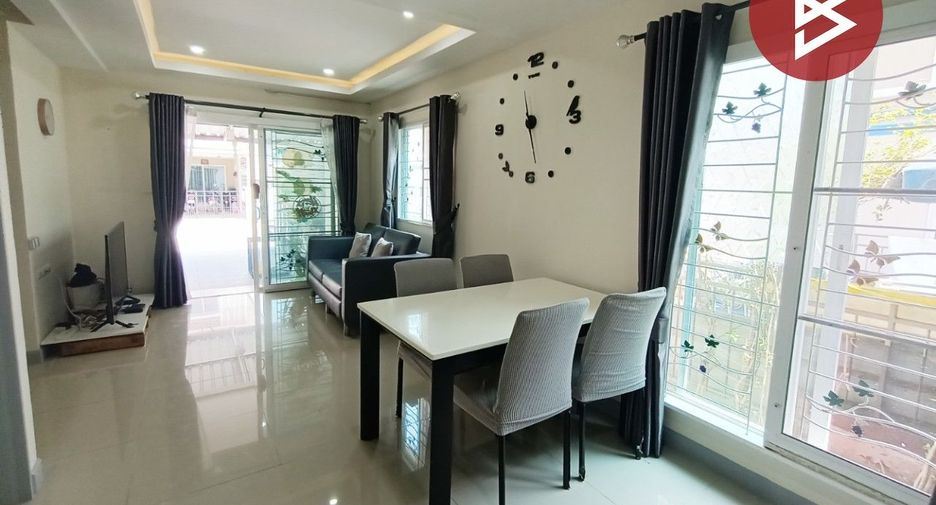 For sale 4 bed townhouse in Thanyaburi, Pathum Thani