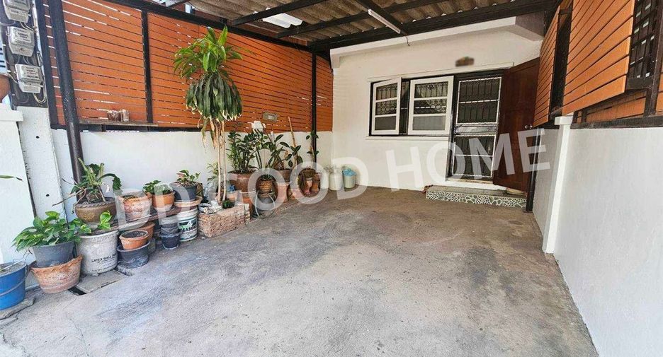 For sale 2 bedrooms townhouse in Sam Phran, Nakhon Pathom