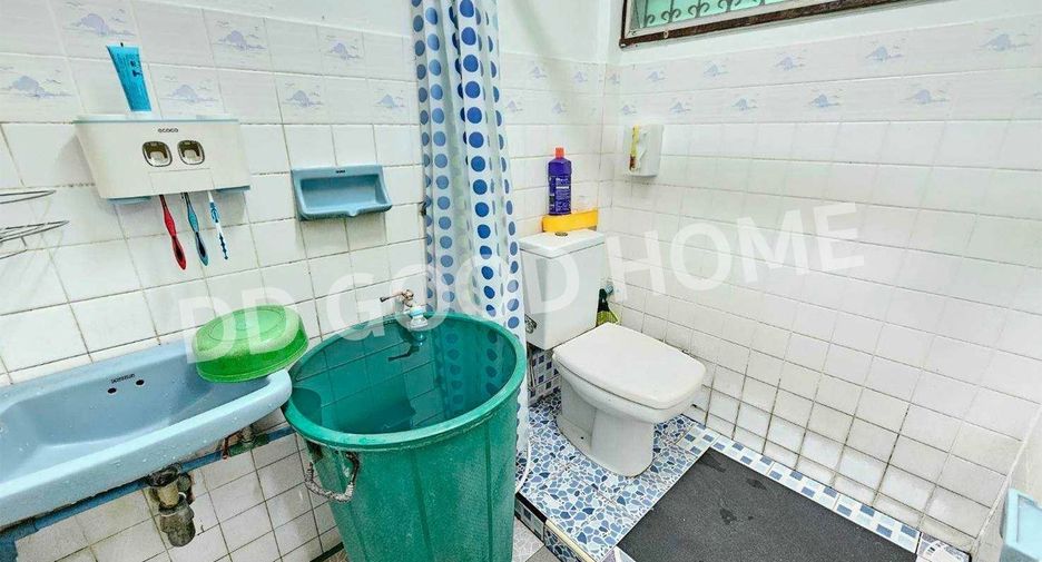 For sale 2 bedrooms townhouse in Sam Phran, Nakhon Pathom