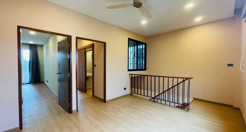 For sale 2 bedrooms townhouse in Mae Rim, Chiang Mai