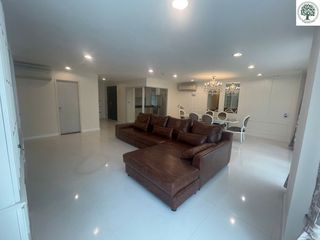 Condo en alquiler de 3 habitaciones en Khlong Toei, Bangkok