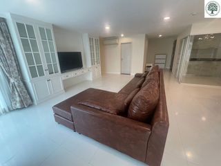 Condo en alquiler de 3 habitaciones en Khlong Toei, Bangkok