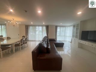 Condo en alquiler de 3 habitaciones en Khlong Toei, Bangkok