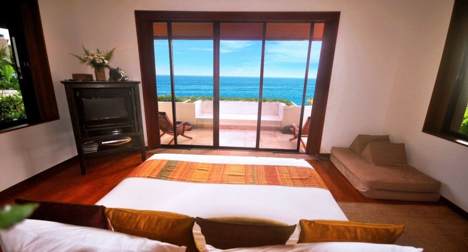 For sale 4 bedrooms villa in Mueang Phuket, Phuket