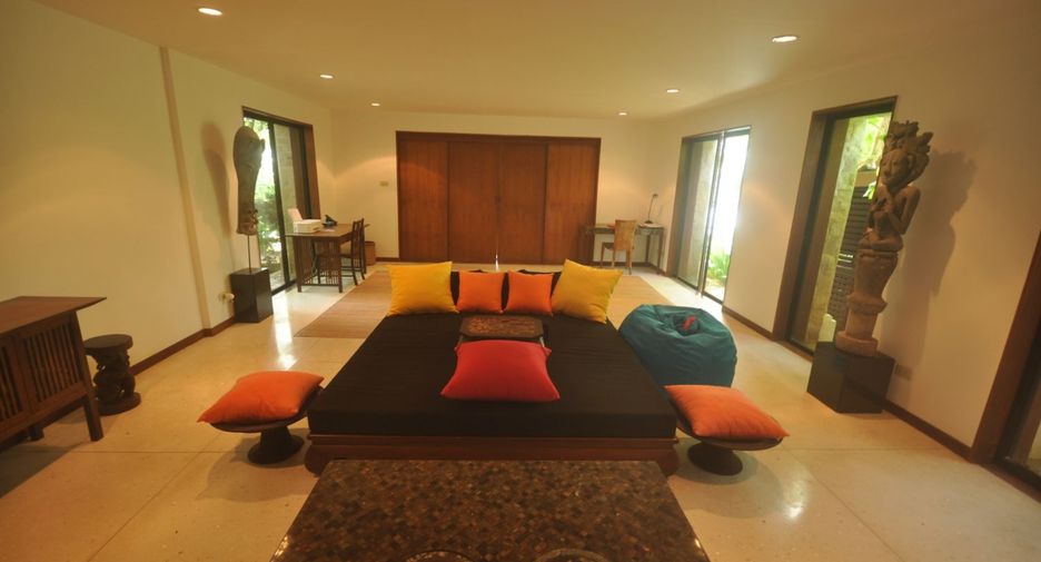 For sale 4 bedrooms villa in Mueang Phuket, Phuket