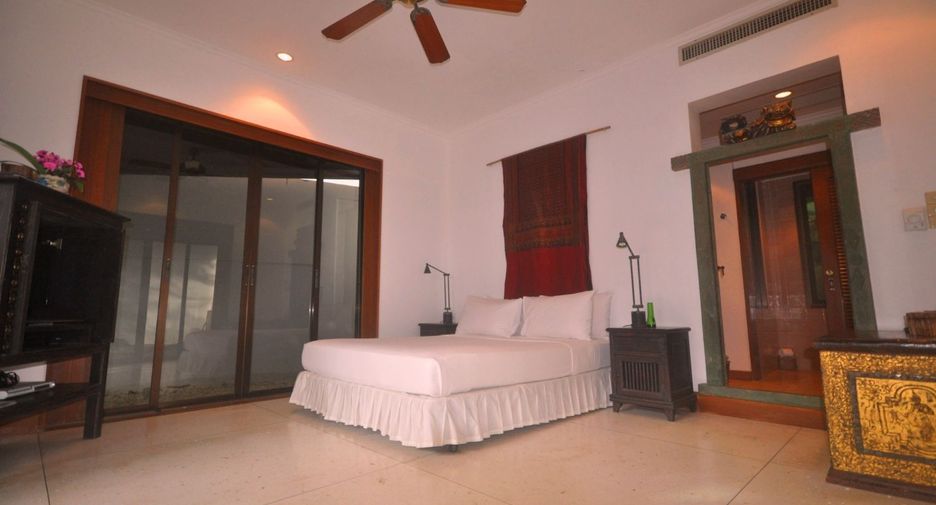 For sale 4 bedrooms villa in Mueang Phuket, Phuket
