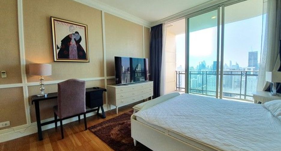 For sale 4 ベッドルーム condo in Watthana, Bangkok