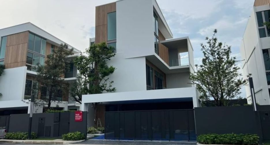 Casa en alquiler de 3 habitaciones en Saphan Sung, Bangkok