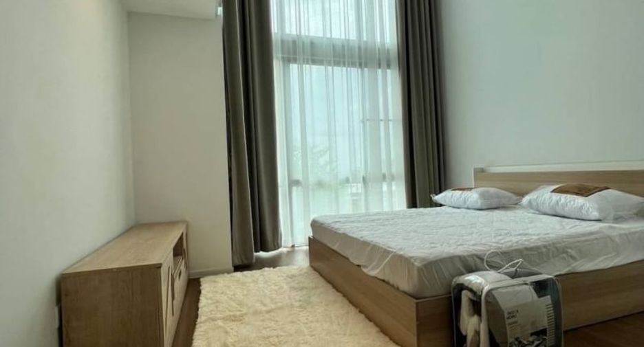 Casa en alquiler de 3 habitaciones en Saphan Sung, Bangkok