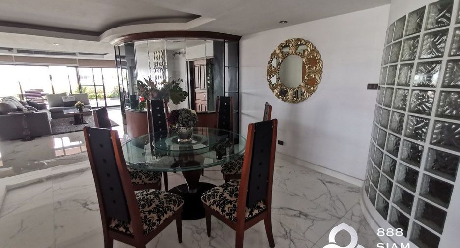 Condo en alquiler de 3 habitaciones en Watthana, Bangkok