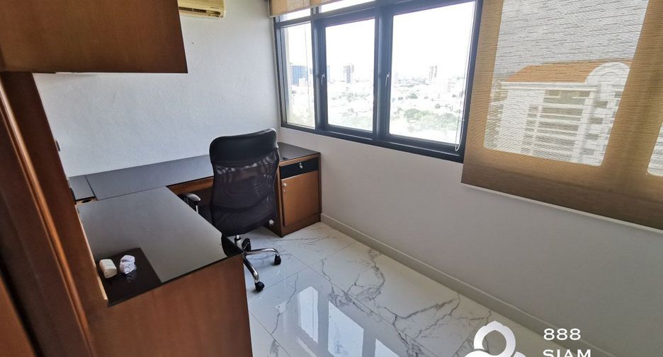Condo en alquiler de 3 habitaciones en Watthana, Bangkok