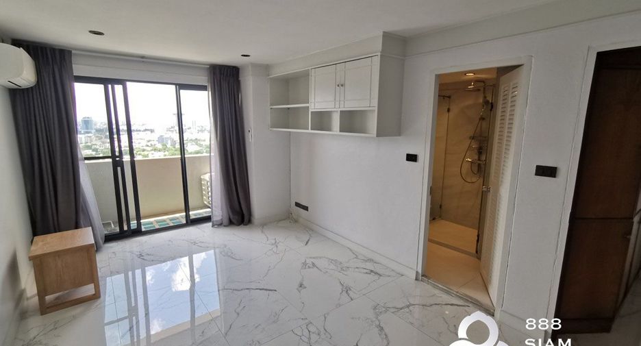 Condo en alquiler de 3 habitaciones en Watthana, Bangkok