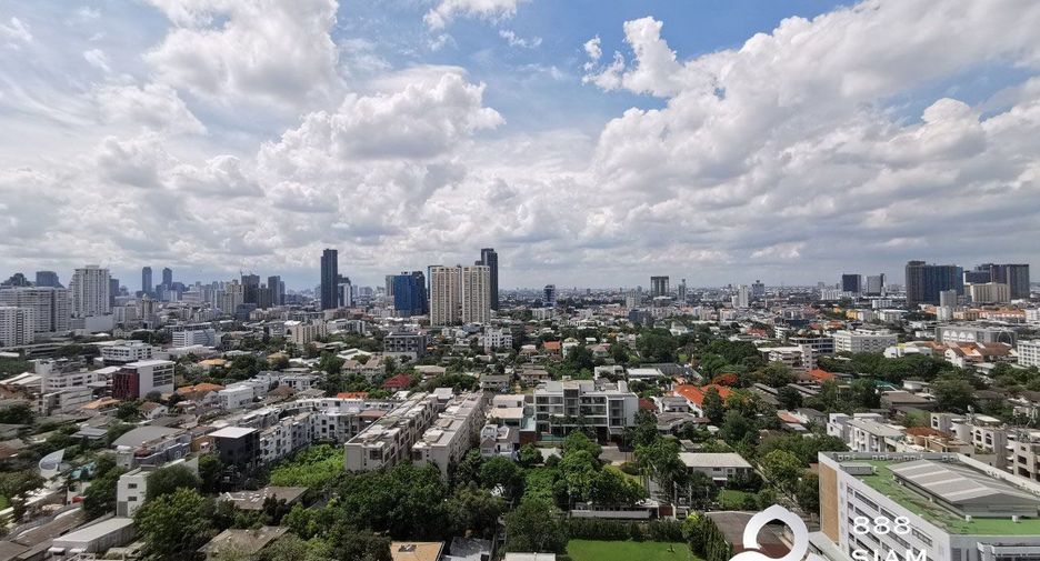 Condo en alquiler de 3 habitaciones en Watthana, Bangkok