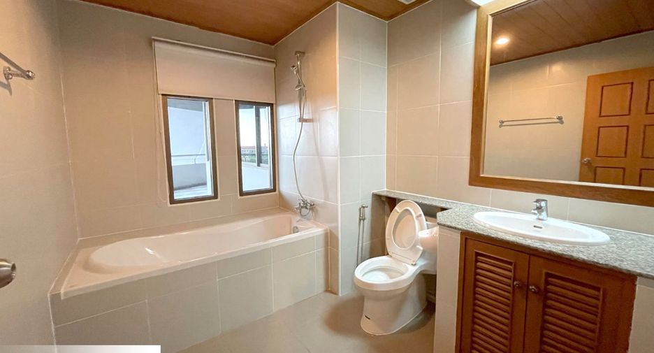 Wohnung zur Miete mit 4 Zimmer in Pak Kret, Nonthaburi