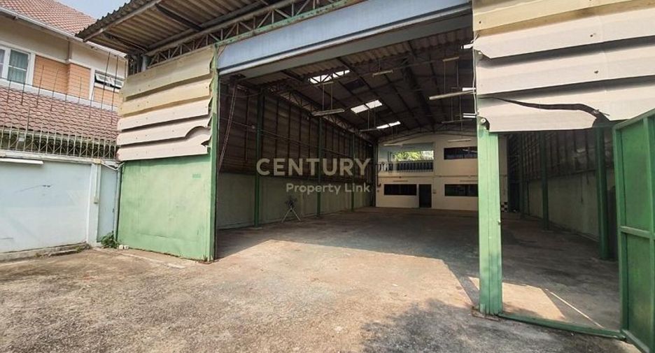 For sale 2 Beds warehouse in Lat Phrao, Bangkok