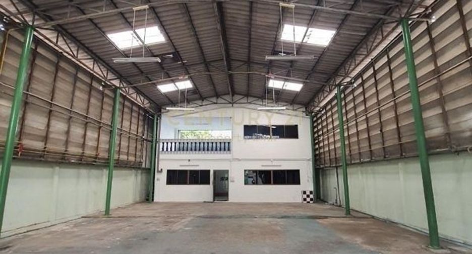 For sale 2 bed warehouse in Lat Phrao, Bangkok