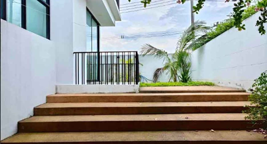 Villa en venta de 4 habitaciones en San Kamphaeng, Chiang Mai
