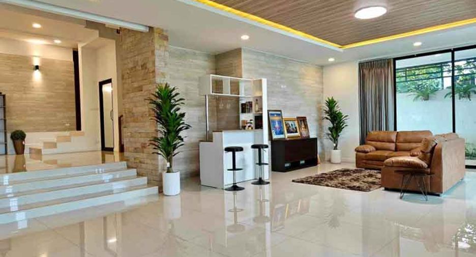 Villa en venta de 4 habitaciones en San Kamphaeng, Chiang Mai