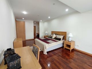 For rent 3 bedrooms condo in Khlong Toei, Bangkok