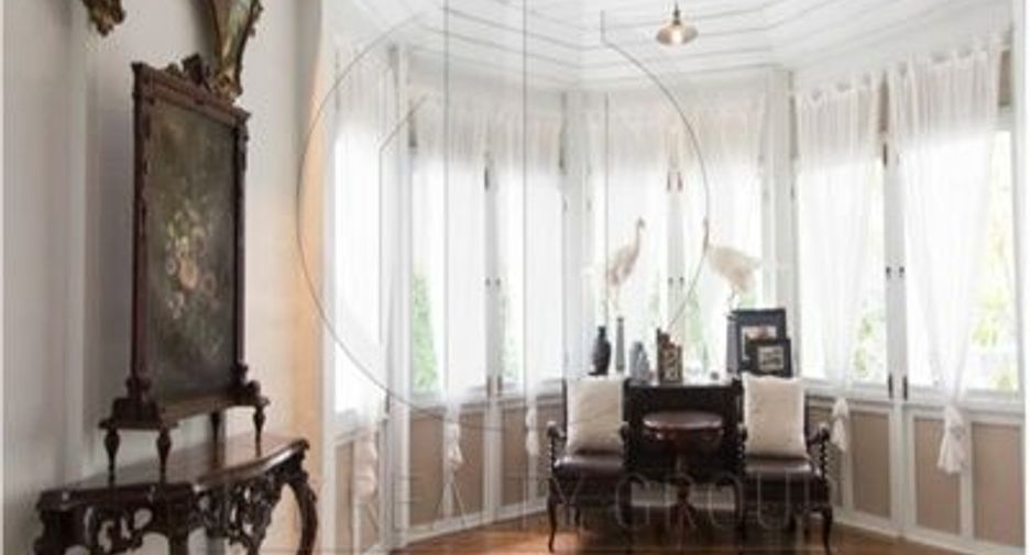Haus zur Miete mit 2 Zimmer in Bang Rak, Bangkok