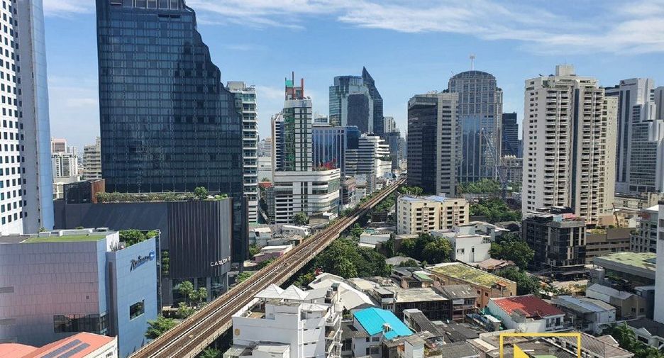 For rent 2 bedrooms condo in Khlong Toei, Bangkok
