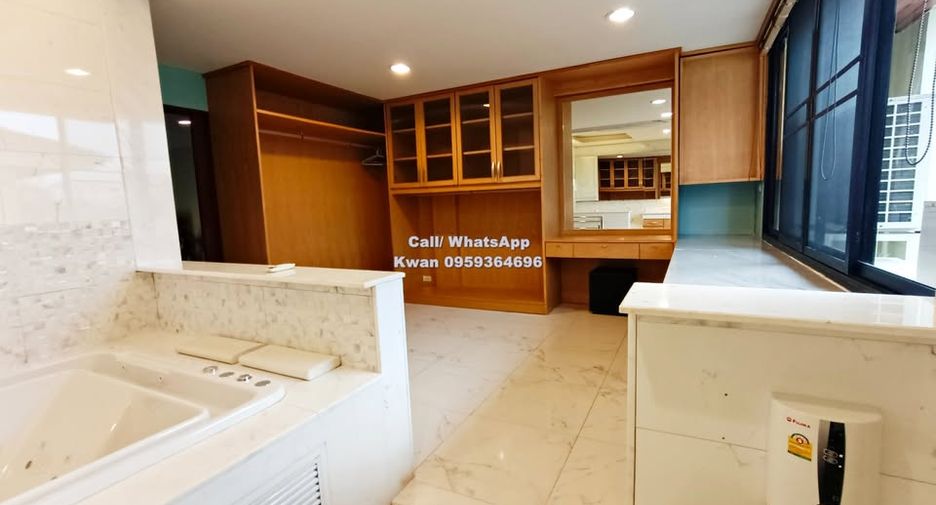ขาย 4 ห้องนอน ทาวน์เฮ้าส์ ใน วัฒนา, กรุงเทพฯ
