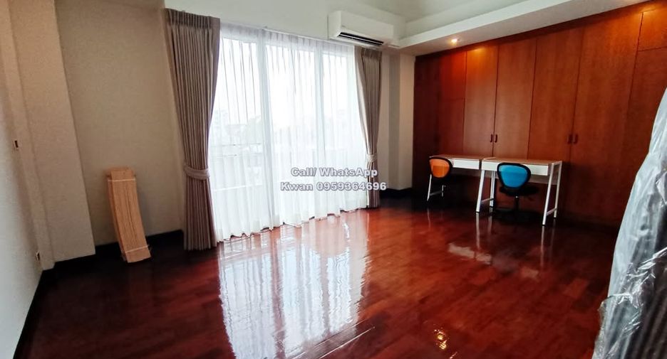 ขาย 4 ห้องนอน ทาวน์เฮ้าส์ ใน วัฒนา, กรุงเทพฯ