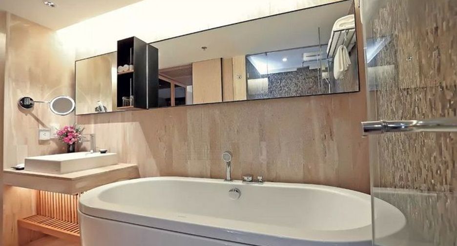 For rent 2 bedrooms condo in Watthana, Bangkok