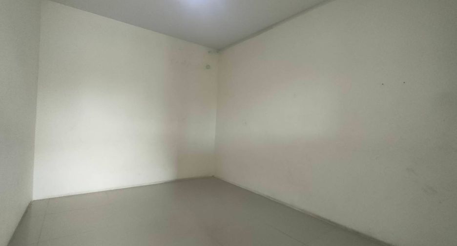 Local comercial en alquiler y en venta en Si Racha, Chonburi