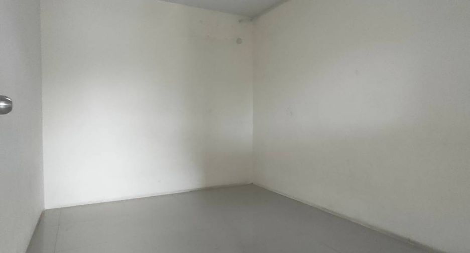 Local comercial en alquiler y en venta en Si Racha, Chonburi