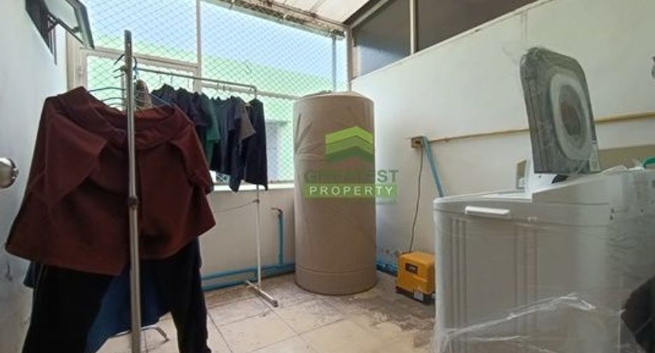 For sale 3 bedrooms townhouse in Mueang Samut Prakan, Samut Prakan