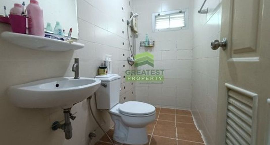 For sale 3 bedrooms townhouse in Mueang Samut Prakan, Samut Prakan